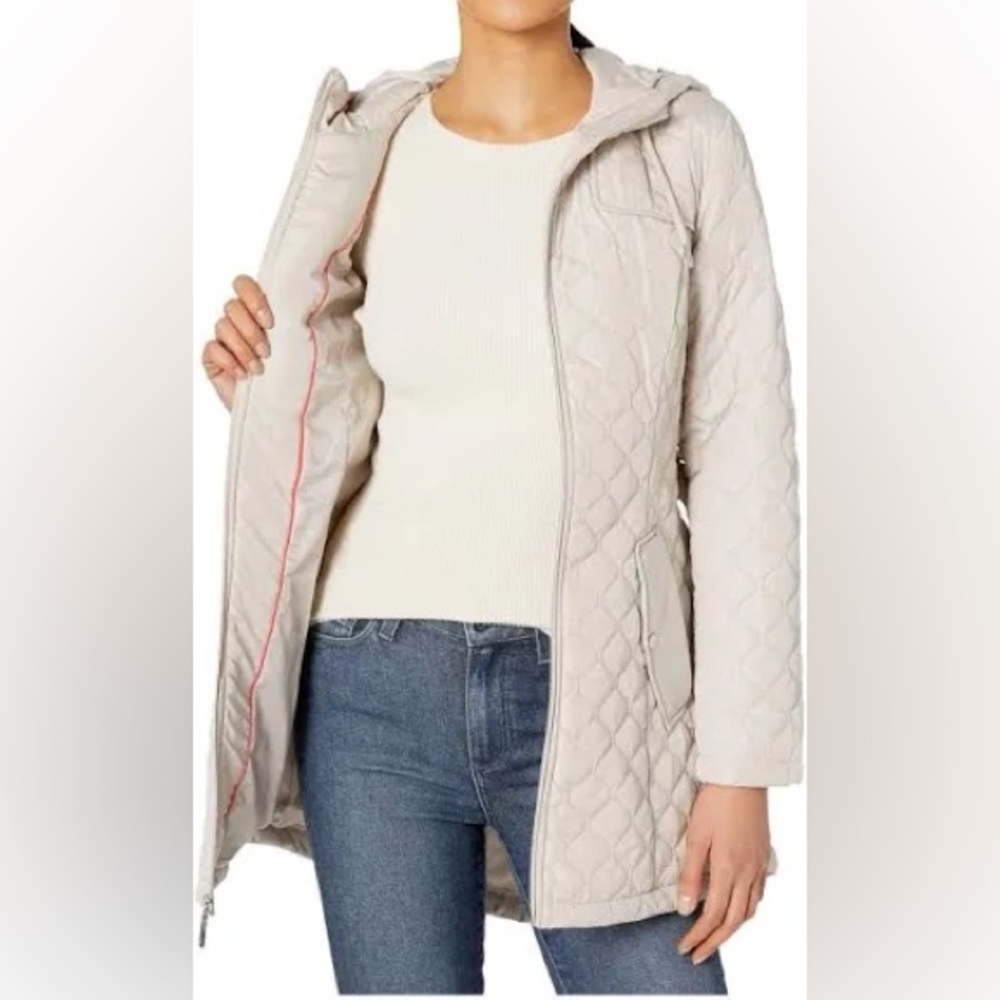 VINCE CAMUTO women’s Belted Hooded Quilted Jacket - Picture 3 of 16